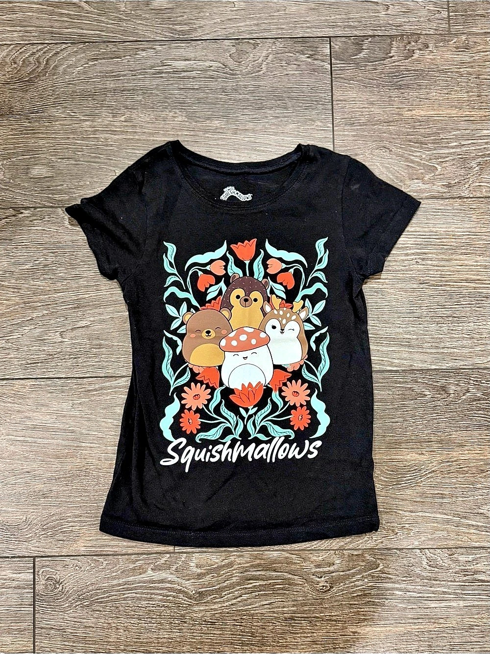 Girls Squishmallows mushroom graphic tee Short Sleeve Tee Size Medium (8)